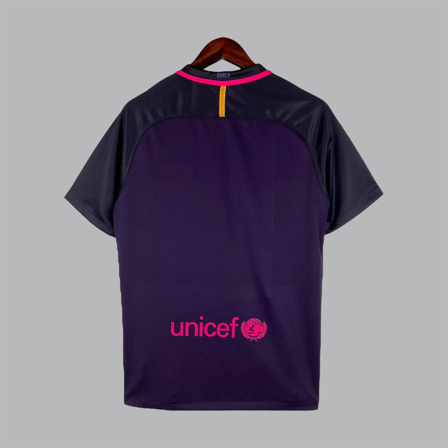 Barcelona 16/17 Away kit