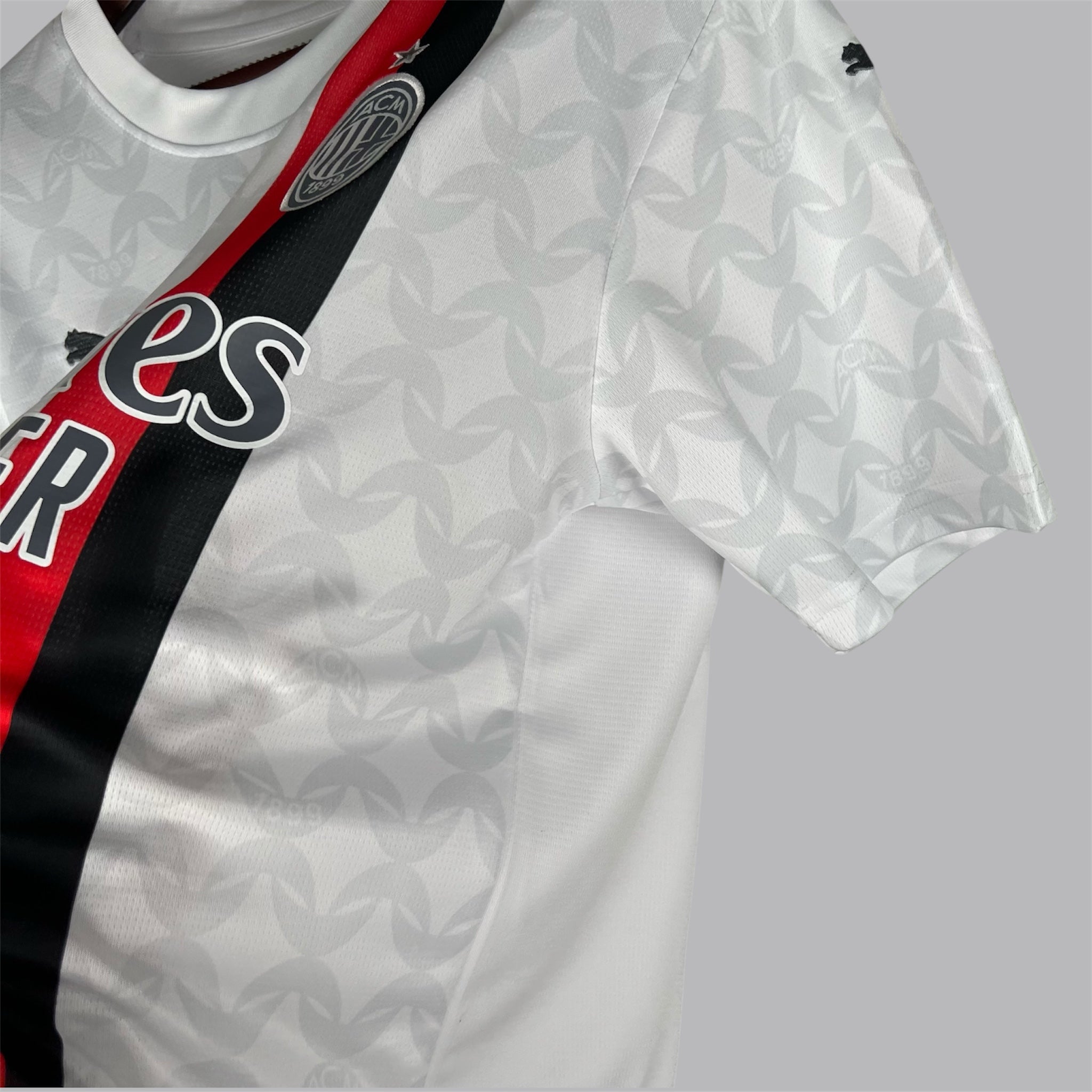 AC Milan 23/24 away kit