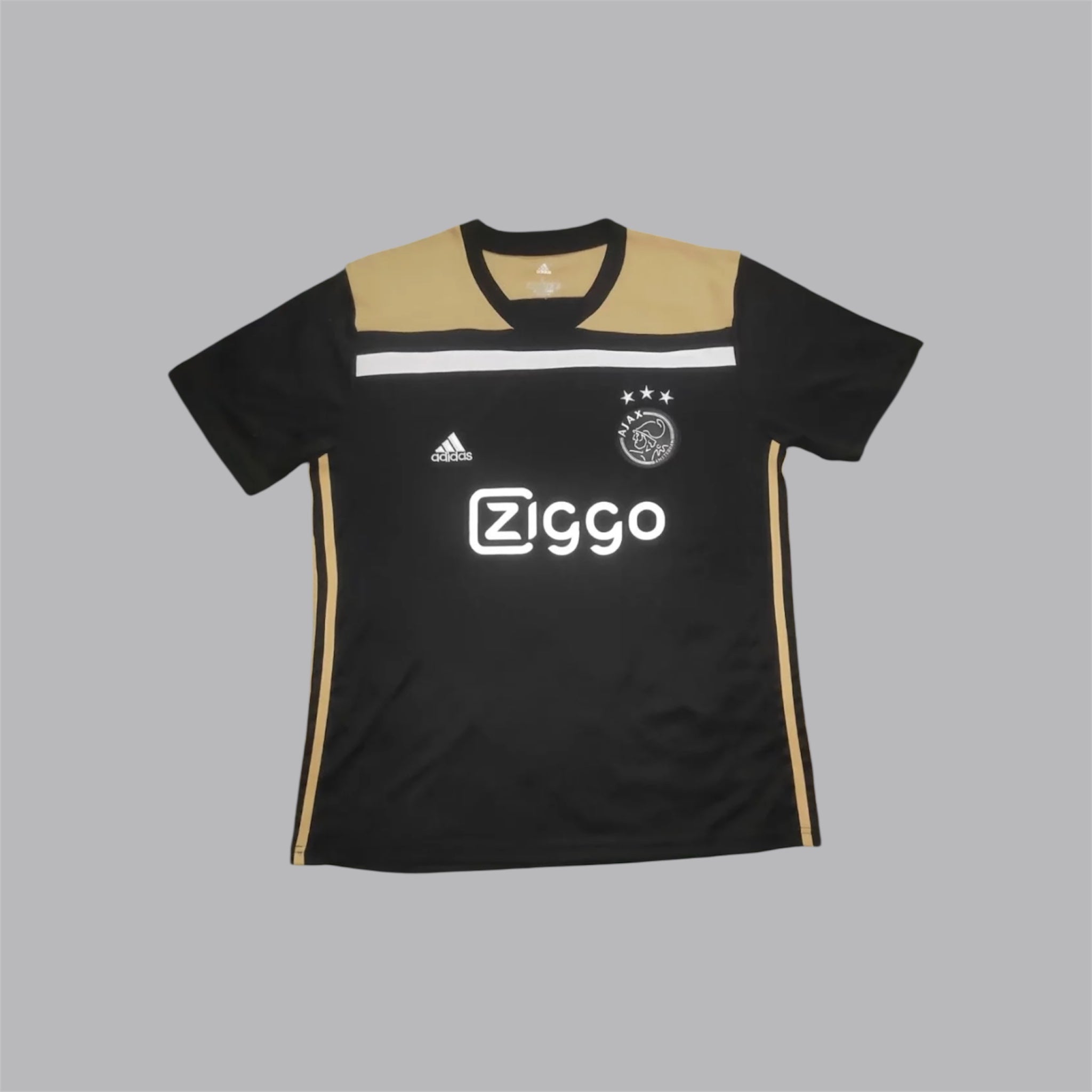 Ajax 18/19 away kit